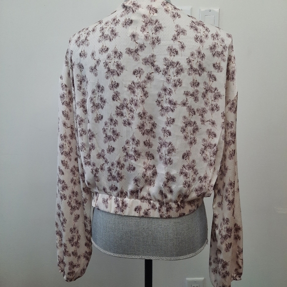 ASTR The Label Floral Long Sleeve Floral Blouse - Picture 4 of 11